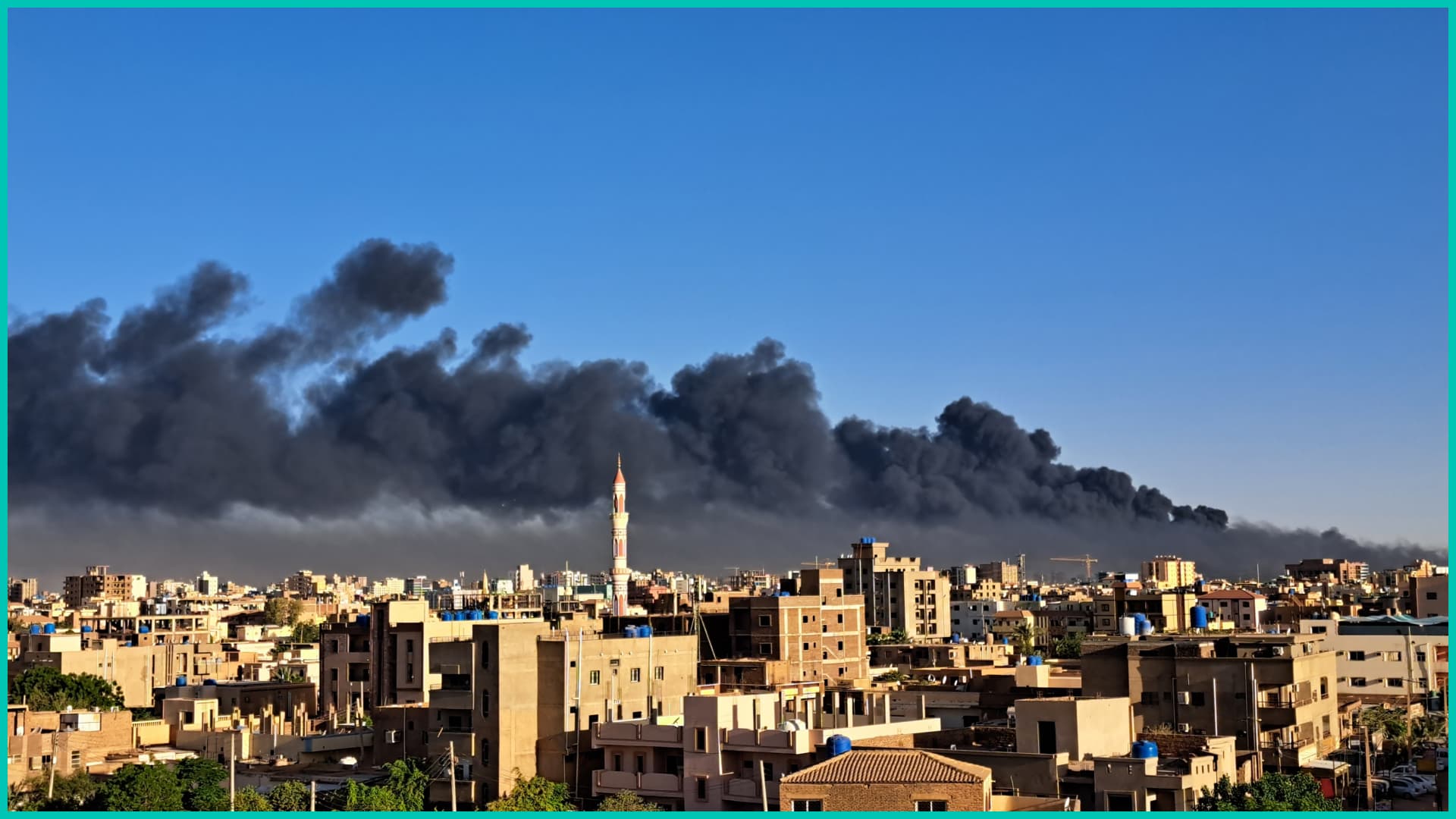  Smoke rises during clashes between the Sudanese Armed Forces and the paramilitary Rapid Support Forces (RSF)